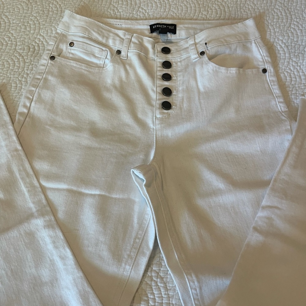 Women’s Kenneth Cole White Denim Jeans.